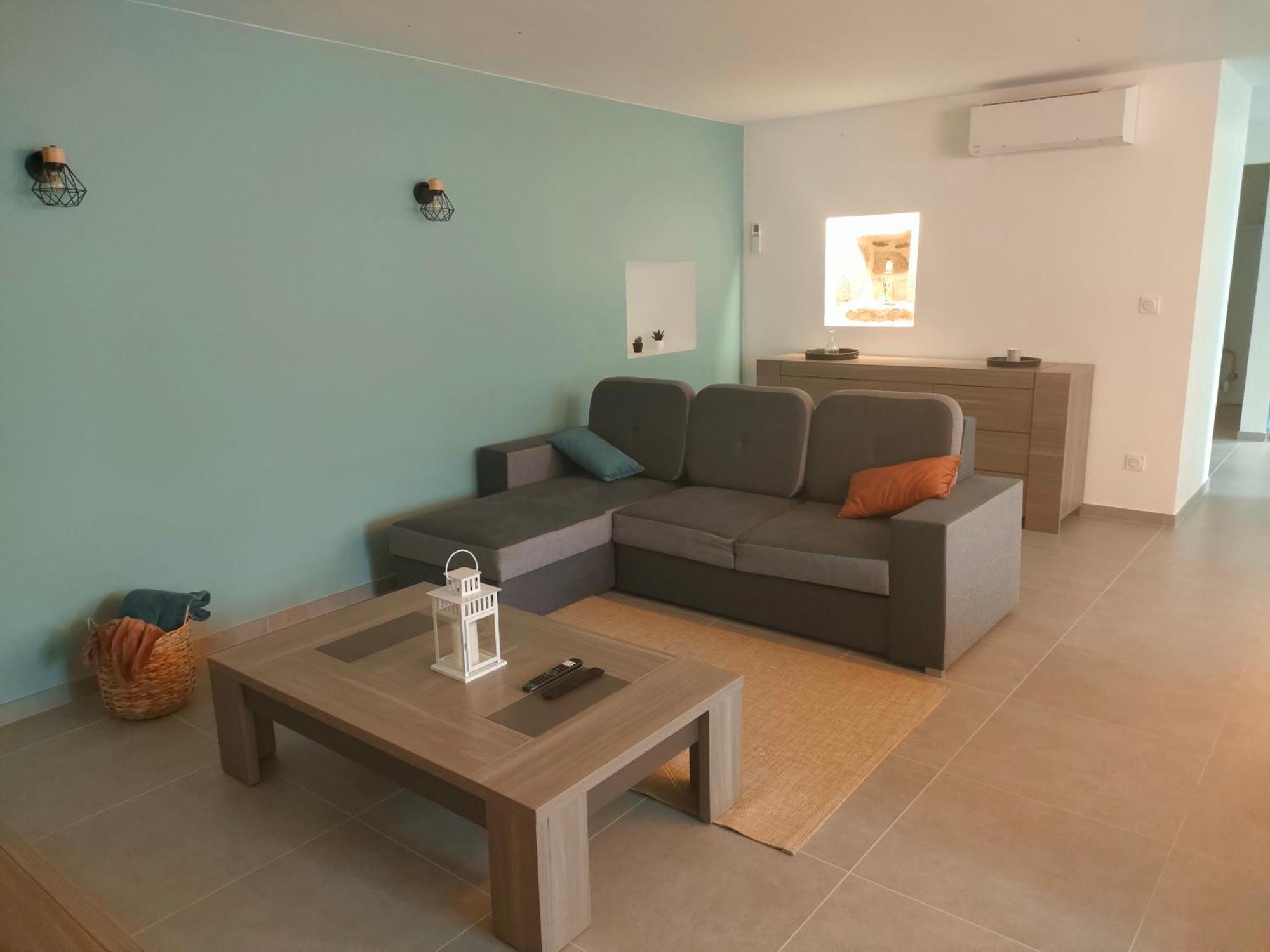 Atypique De Maubourg, De A 8 Personnes, Proche Depart Passerelle Holiday home